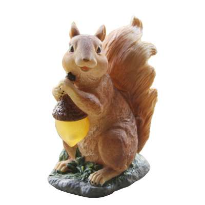 Resin Squirrel Carry Pinecone Solar Garden Animal Night Lights